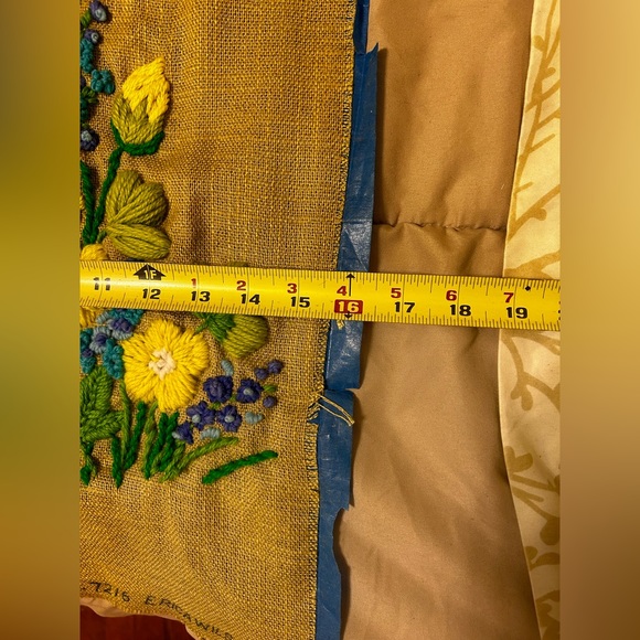 Vintage crewel work, Columbia Minerva, Erica Wilson, large panel daisies 1972 - Picture 5 of 10